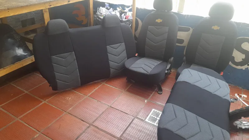 FORROS SAIL Hatchback con riñonera